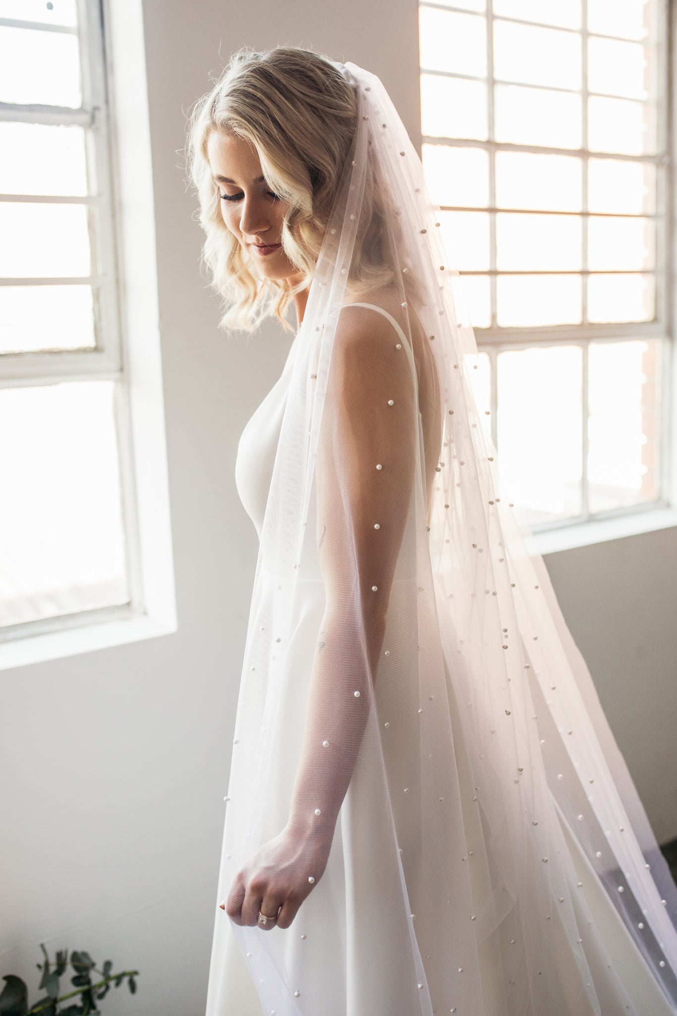 PEARL DROP VEIL