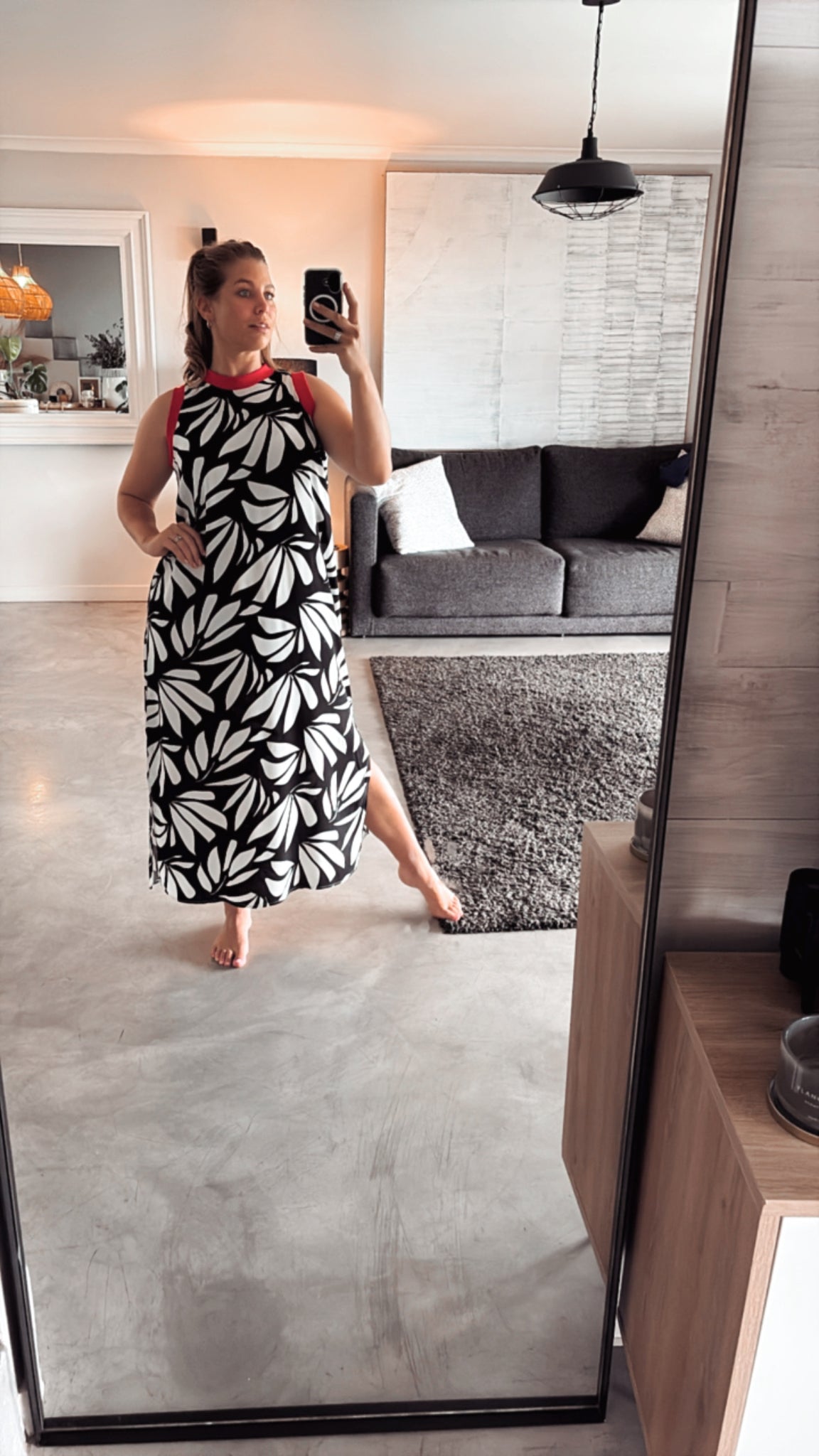BLACK AND WHITE PRINT WITH RED RIB KNIT