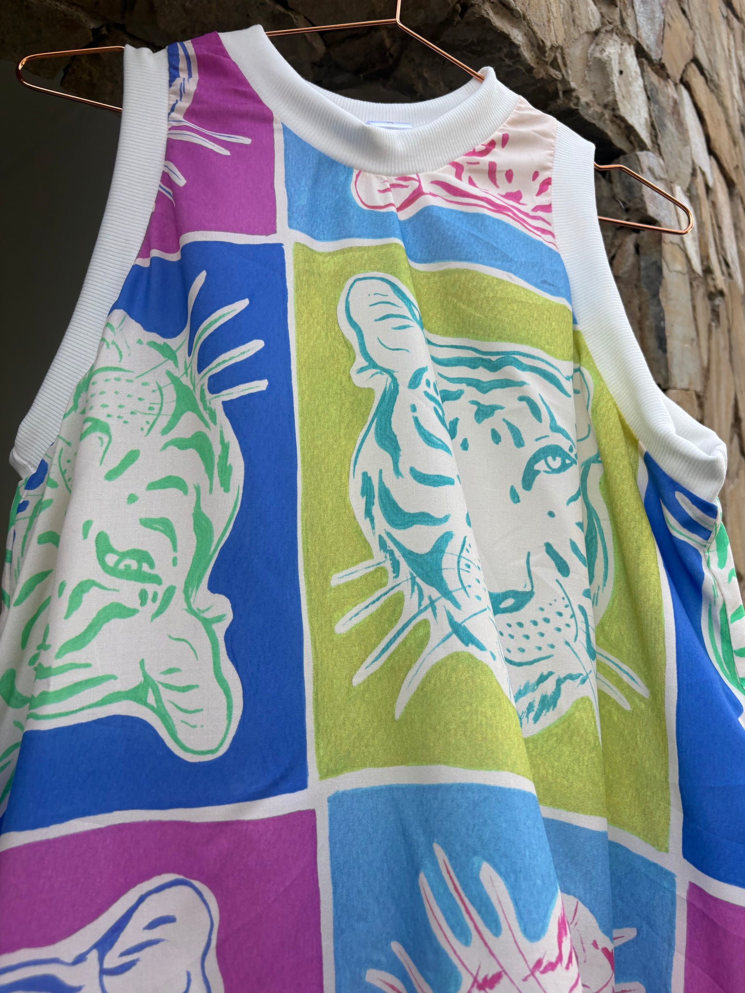 TIGER TOP
