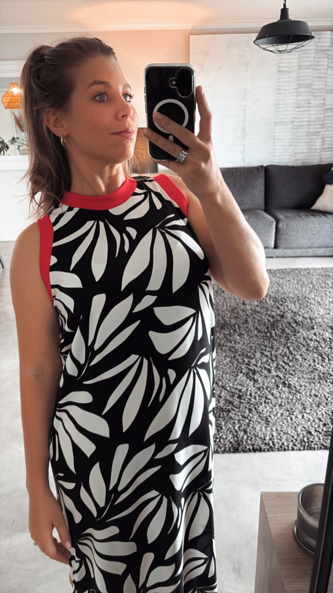 BLACK AND WHITE PRINT WITH RED RIB KNIT