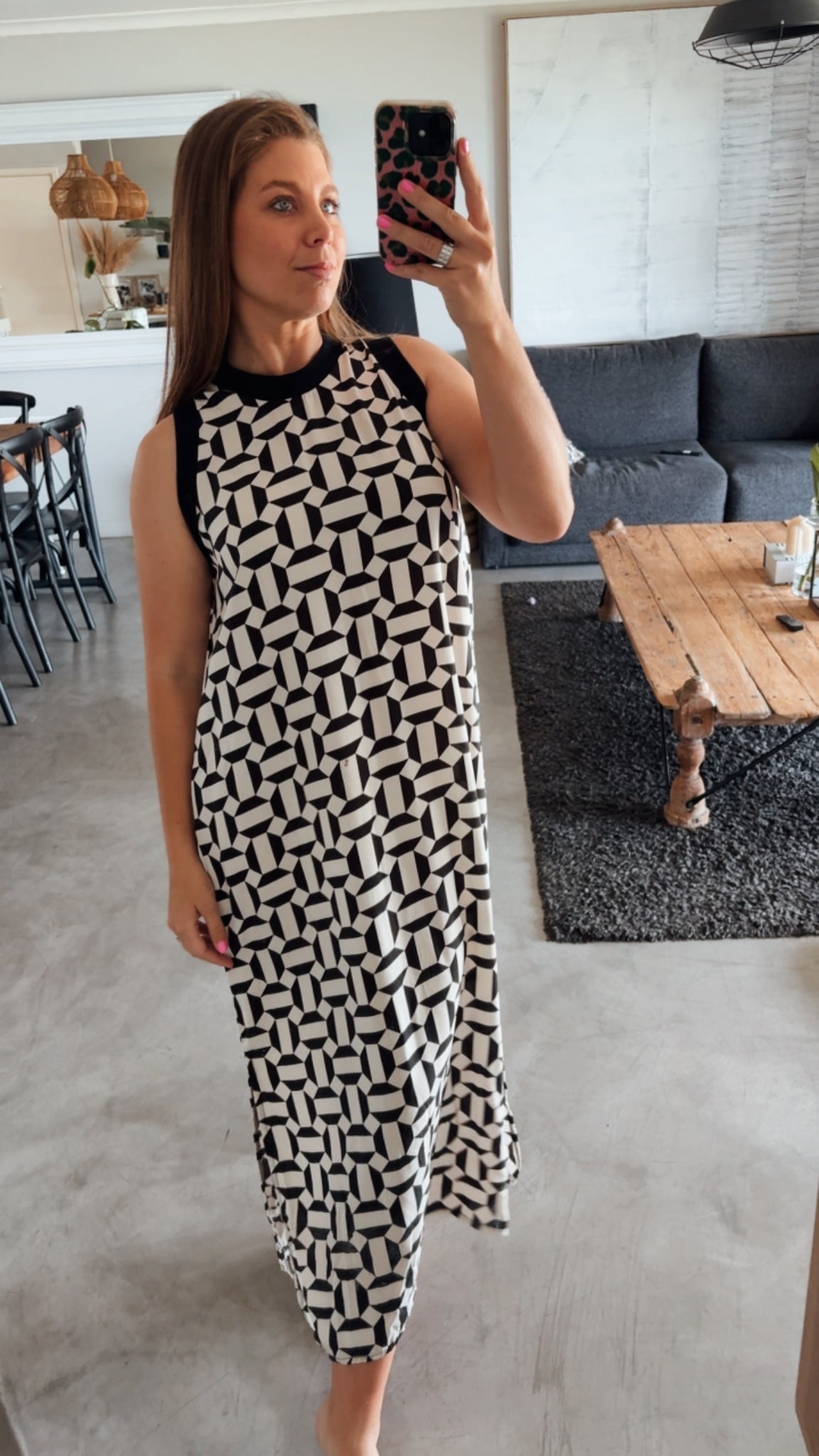 BLACK/WHITE COLOURBLOCK DRESS