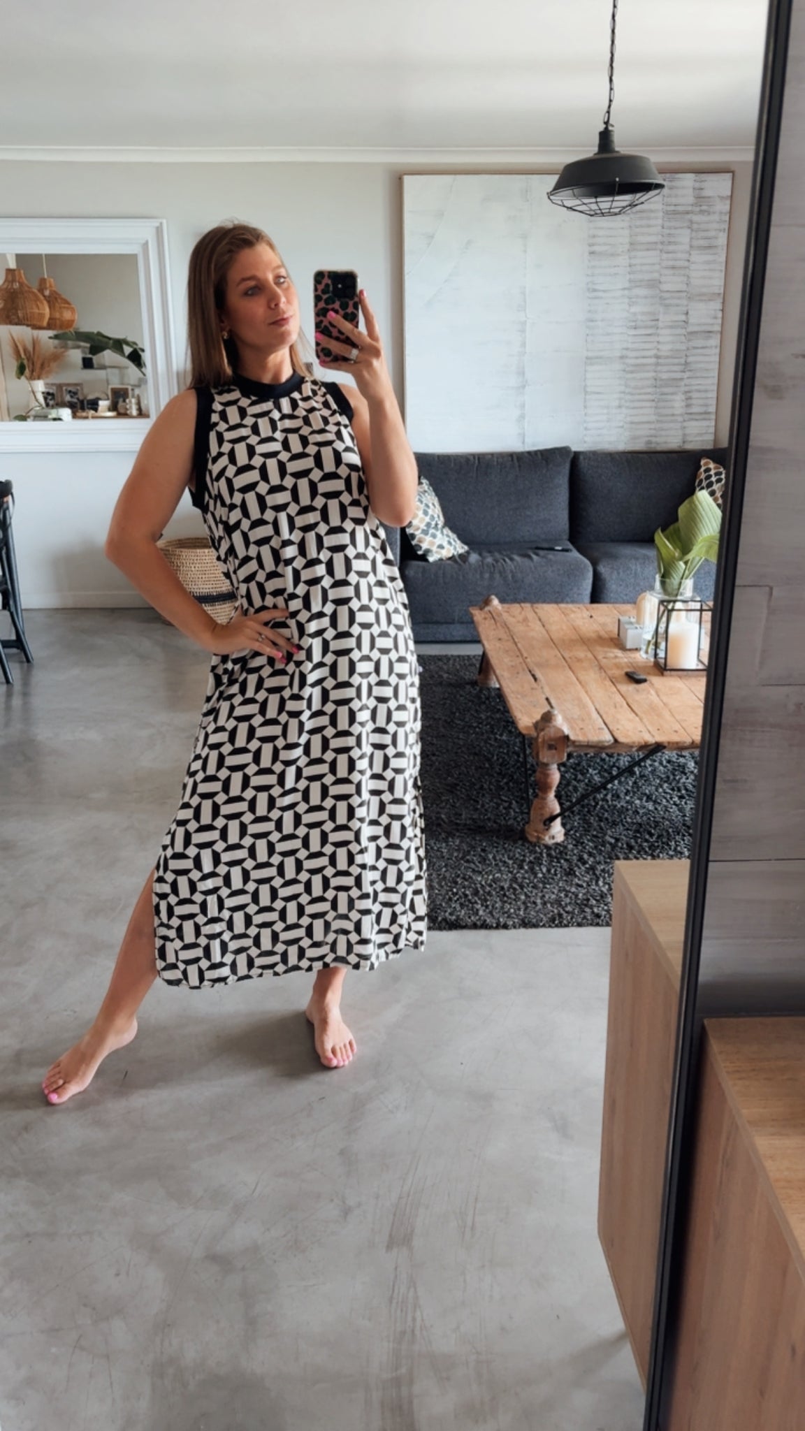 BLACK/WHITE COLOURBLOCK DRESS