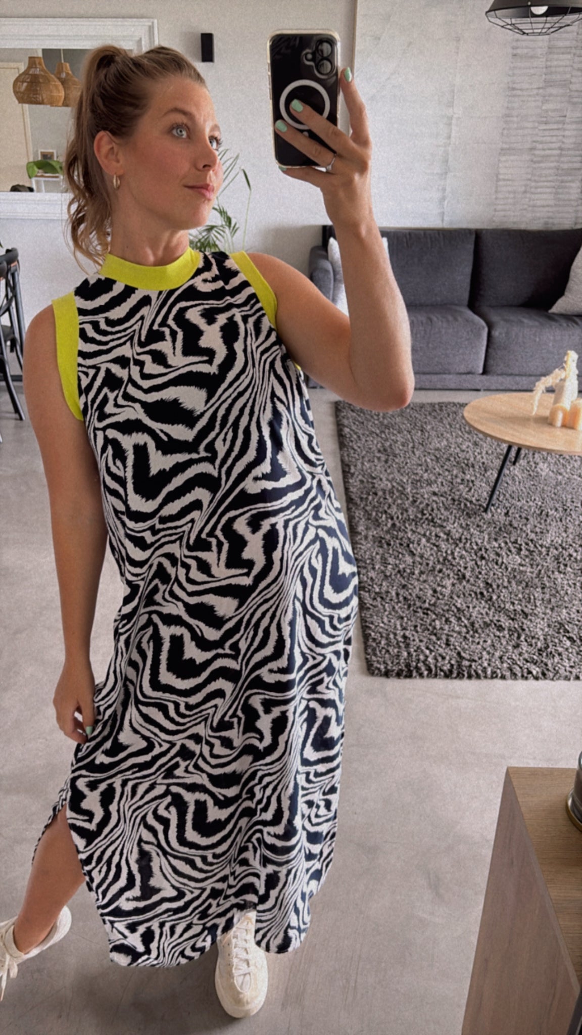 NAVY ZEBRA PRINT WITH LIME RIB KNIT