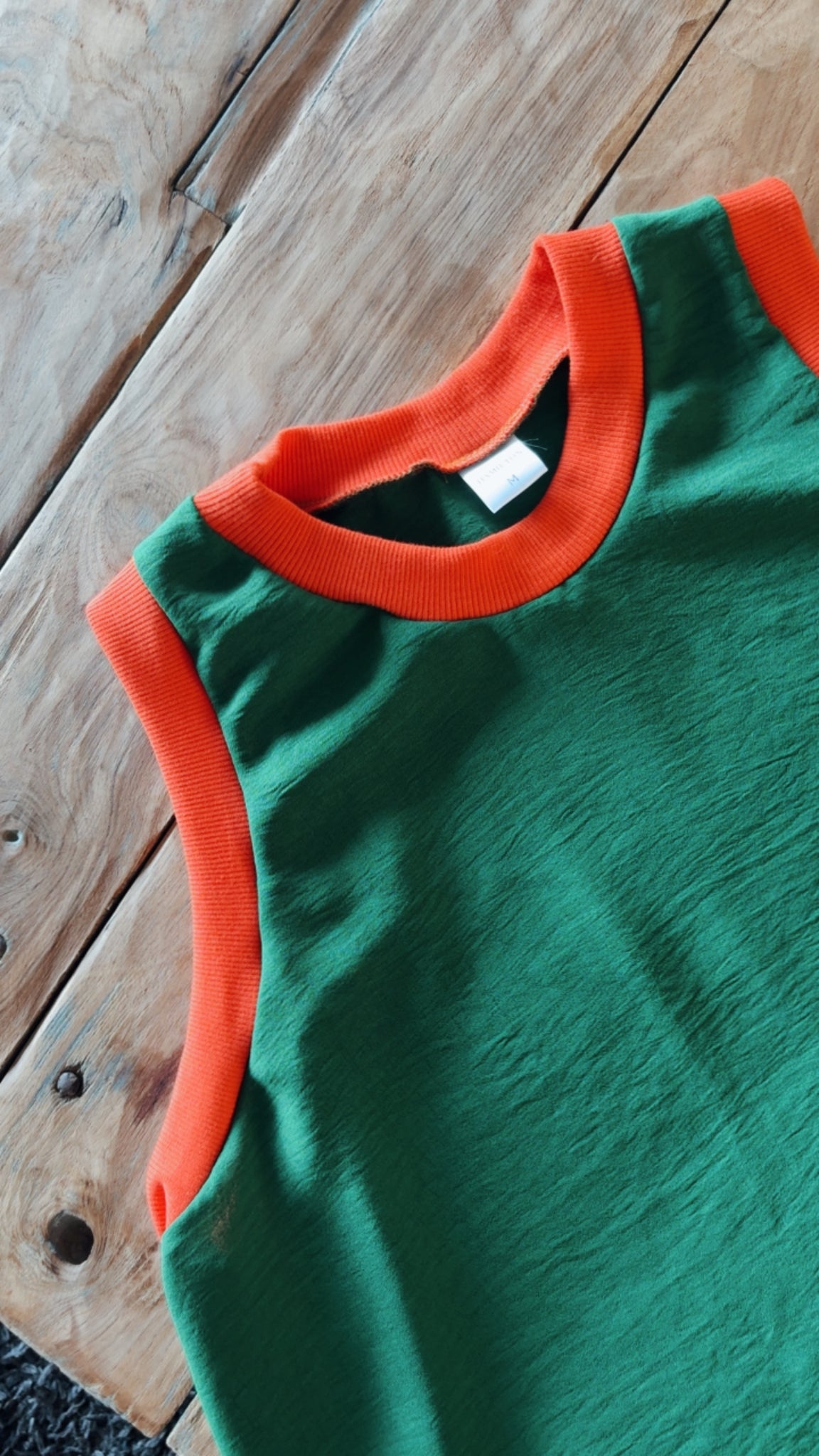 GREEN COLOUR BLOCK TOP